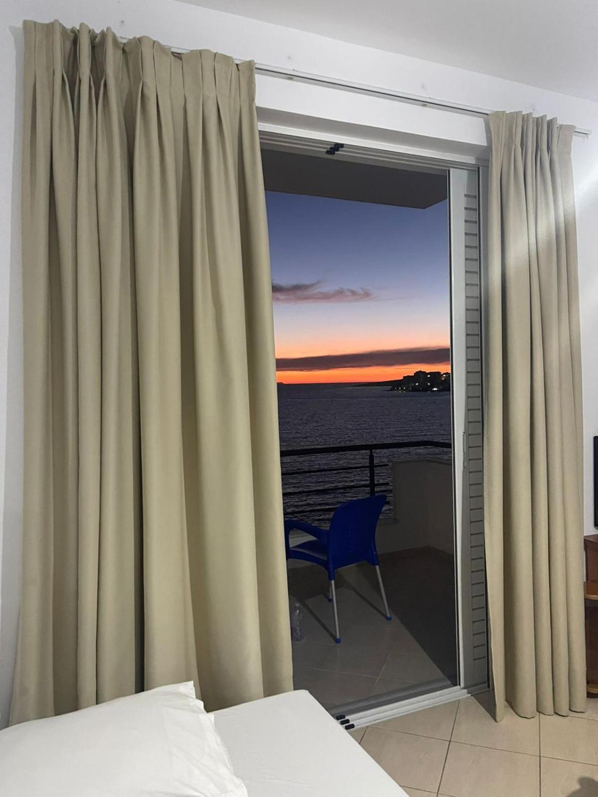 Seaview Studio Sarandë Exteriör bild